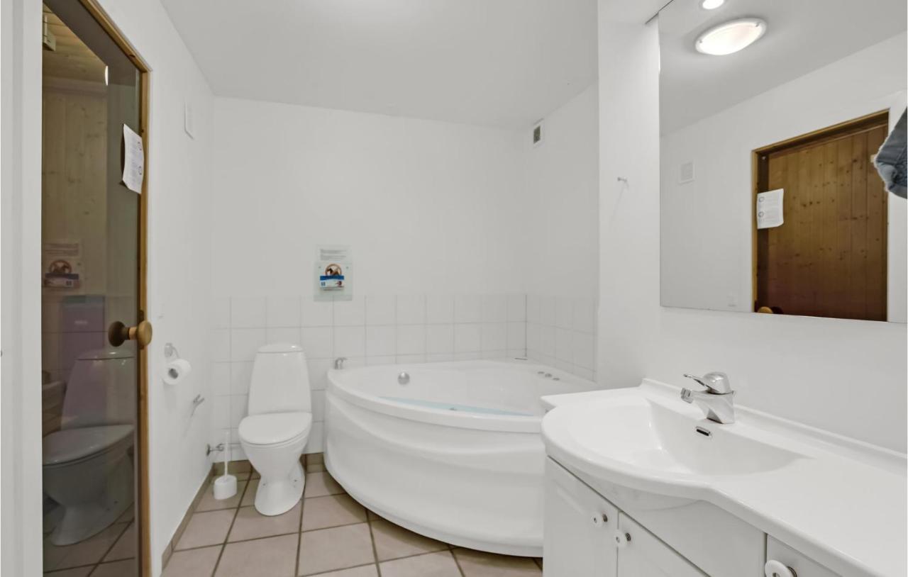 3 Bedroom Beautiful Home In Обенро Екстер'єр фото